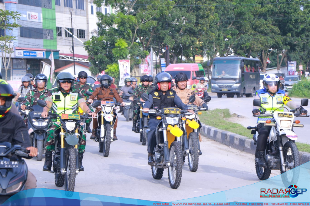 Pj Wali Kota Pekanbaru Gelar Patroli Bermotor Meninjau Perayaan Natal 2023